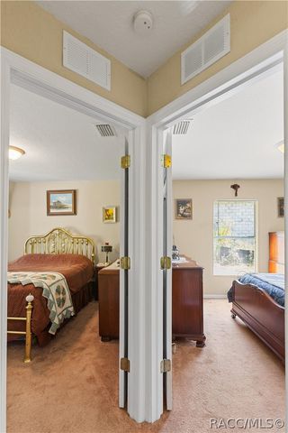 21 Sanders Circle, Homosassa, FL 34446