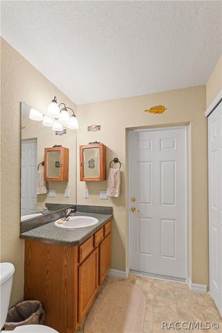 21 Sanders Circle, Homosassa, FL 34446