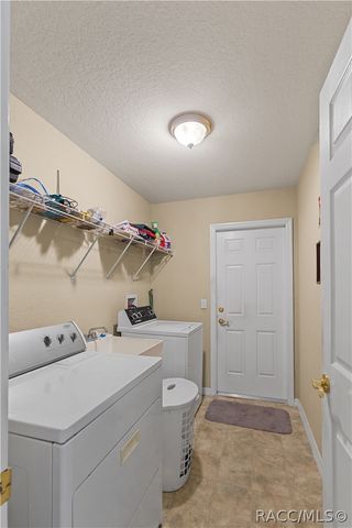 21 Sanders Circle, Homosassa, FL 34446