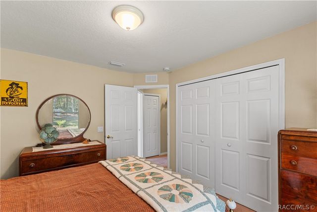 21 Sanders Circle, Homosassa, FL 34446
