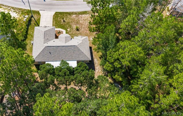 21 Sanders Circle, Homosassa, FL 34446