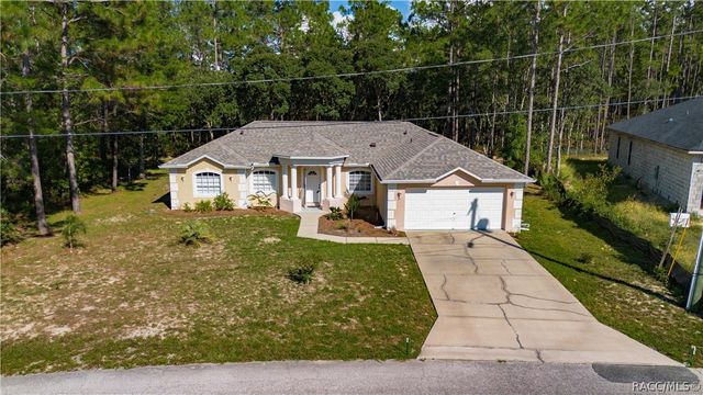 21 Sanders Circle, Homosassa, FL 34446