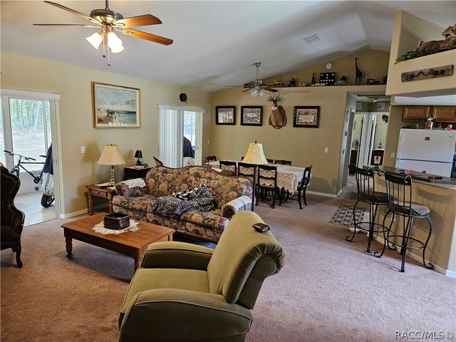 21 Sanders Circle, Homosassa, FL 34446