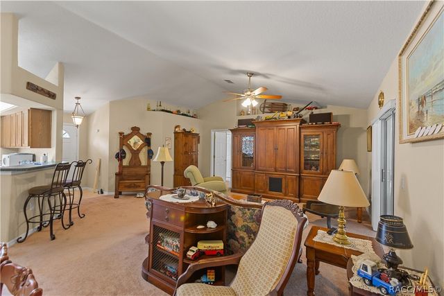 21 Sanders Circle, Homosassa, FL 34446