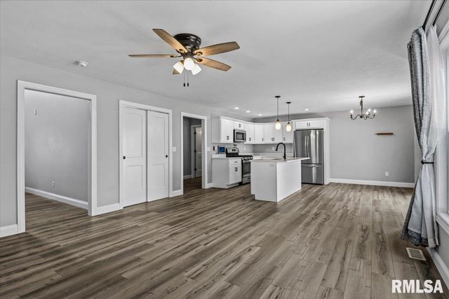 315 N BRECKENRIDGE Road, Chatham, IL 62629