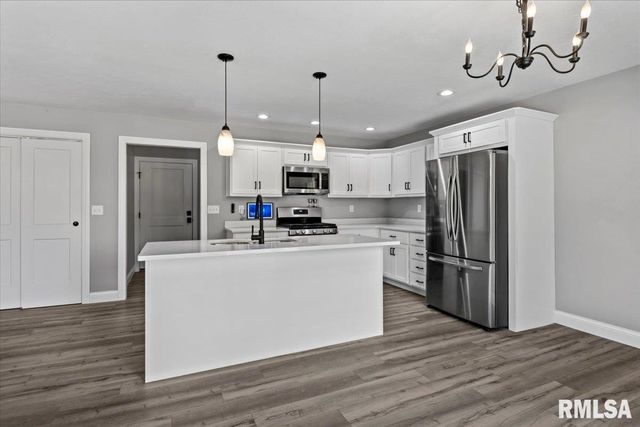 315 N BRECKENRIDGE Road, Chatham, IL 62629