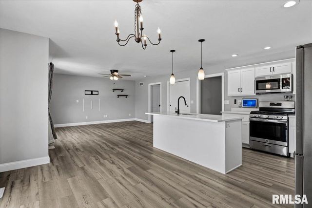 315 N BRECKENRIDGE Road, Chatham, IL 62629