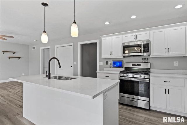 315 N BRECKENRIDGE Road, Chatham, IL 62629