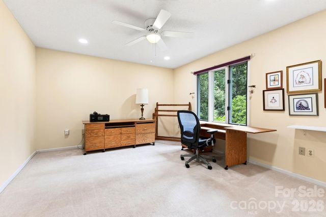23 S Oaks Circle, Asheville, NC 28806