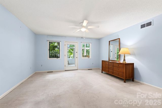 23 S Oaks Circle, Asheville, NC 28806