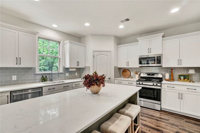 306 Avendell Drive, Easley, SC 29642