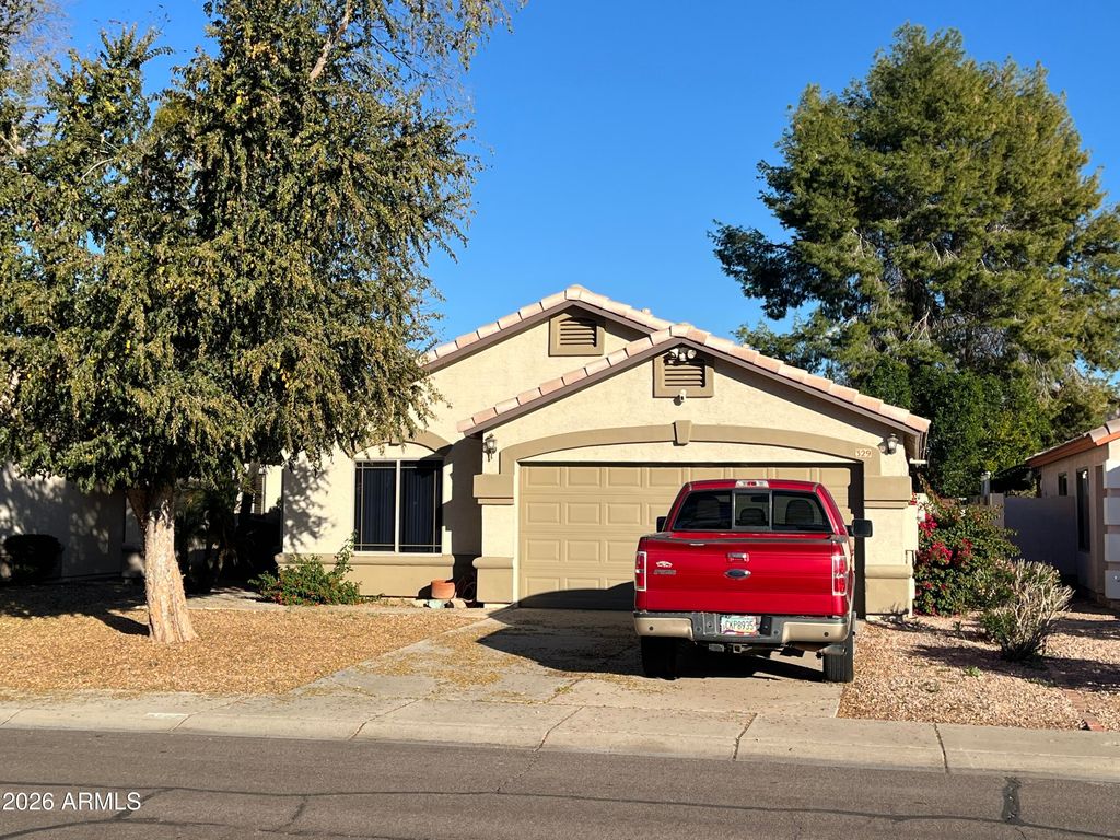 Image 1 of property listing at 329 N ABALONE Drive, Gilbert, AZ 85233