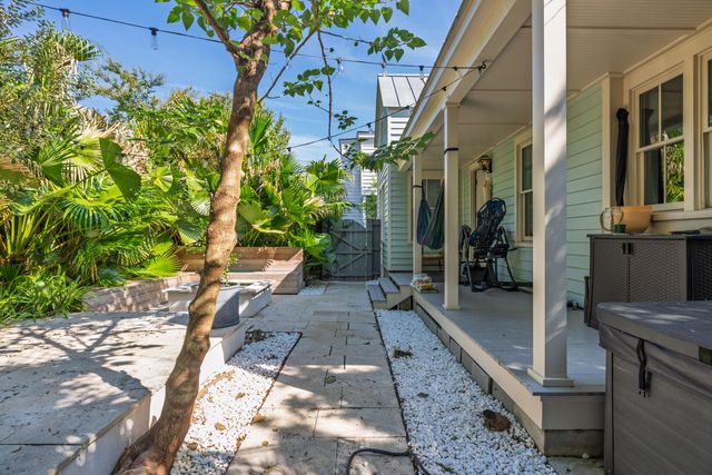 9 Marion Street, Charleston, SC 29403