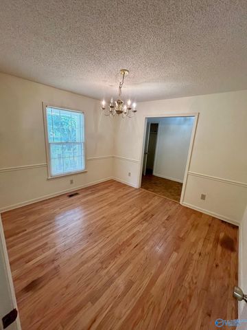 137 Oakcrest Road, Huntsville, AL 35811