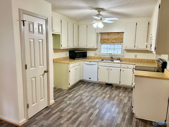 137 Oakcrest Road, Huntsville, AL 35811