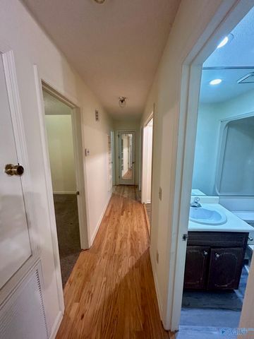 137 Oakcrest Road, Huntsville, AL 35811