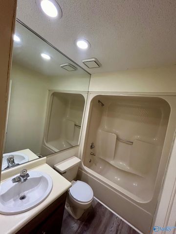 137 Oakcrest Road, Huntsville, AL 35811