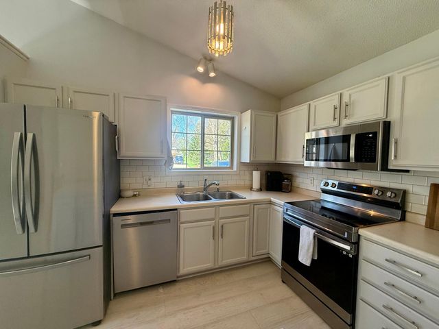 3818 Strathmore Lane SE, Rochester, MN 55904