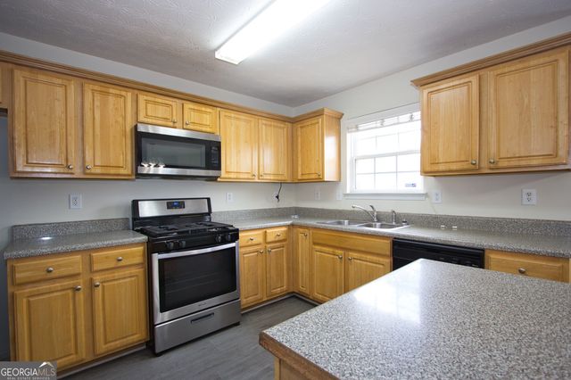 4333 Beaver Tree Street, Loganville, GA 30052