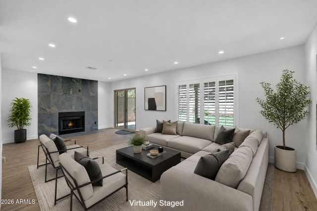 4760 W WAHALLA Lane, Glendale, AZ 85308