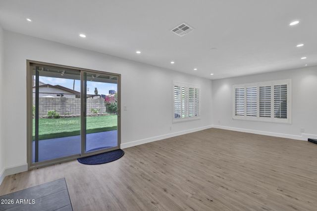 4760 W WAHALLA Lane, Glendale, AZ 85308