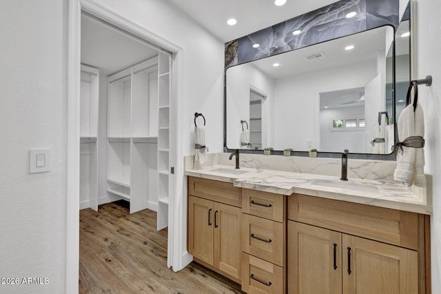 4760 W WAHALLA Lane, Glendale, AZ 85308