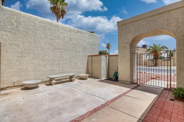 4760 W WAHALLA Lane, Glendale, AZ 85308