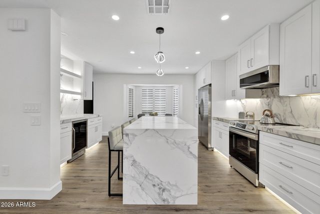 4760 W WAHALLA Lane, Glendale, AZ 85308