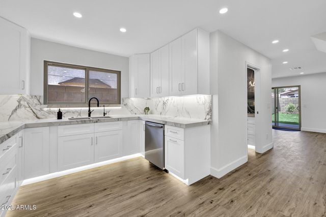 4760 W WAHALLA Lane, Glendale, AZ 85308
