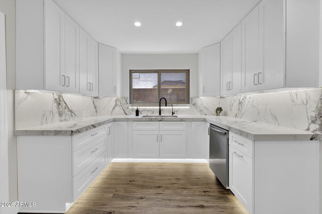4760 W WAHALLA Lane, Glendale, AZ 85308