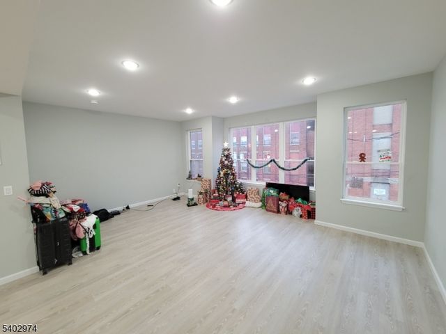 96 Montgomery St, Paterson City, NJ 07501