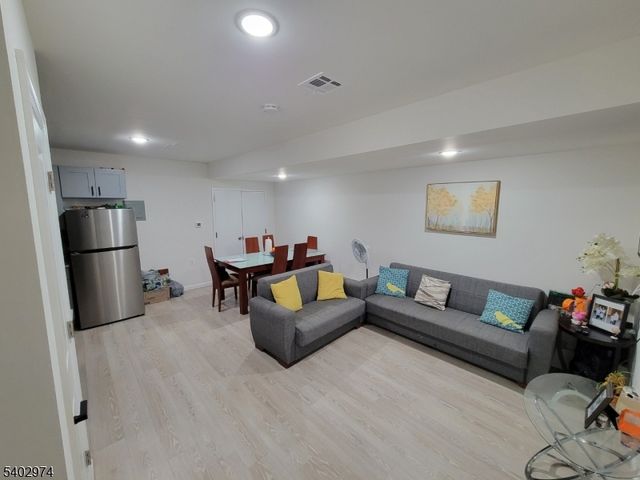 96 Montgomery St, Paterson City, NJ 07501