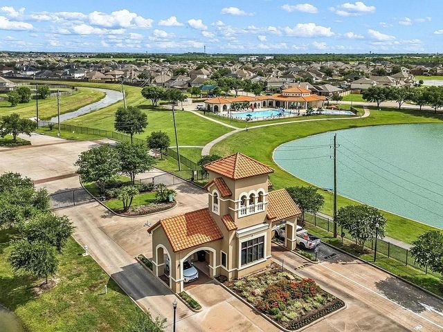 85 Carmel Drive, Manvel, TX 77578