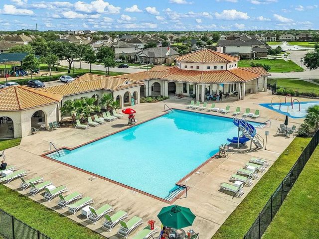 85 Carmel Drive, Manvel, TX 77578