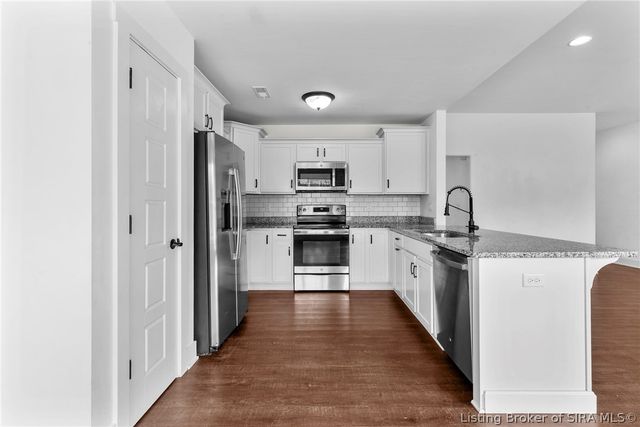 5511 Limestone Creek Drive, Charlestown, IN 47111