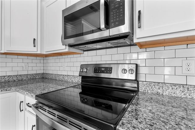 5511 Limestone Creek Drive, Charlestown, IN 47111