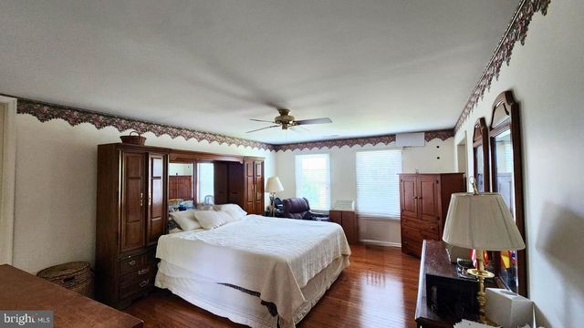 2 TALON CT, Sewell, NJ 08080