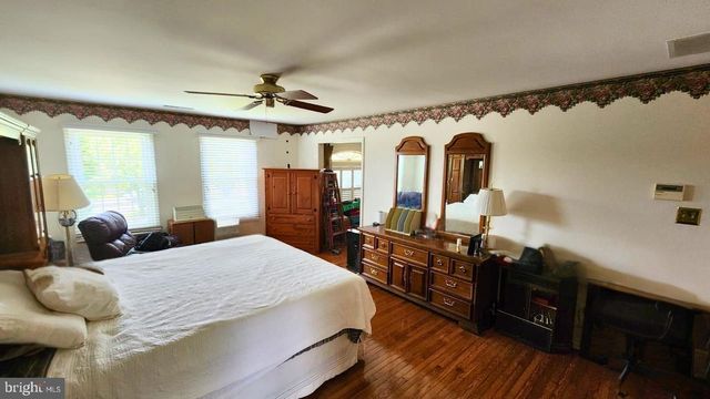2 TALON CT, Sewell, NJ 08080