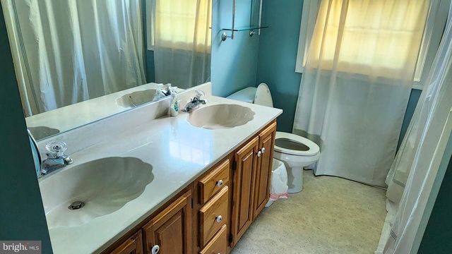 2 TALON CT, Sewell, NJ 08080