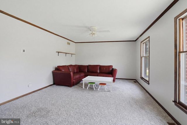 17 FARM HOUSE RD, Newark, DE 19711