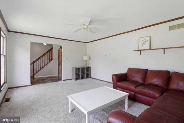 17 FARM HOUSE RD, Newark, DE 19711