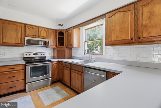 17 FARM HOUSE RD, Newark, DE 19711