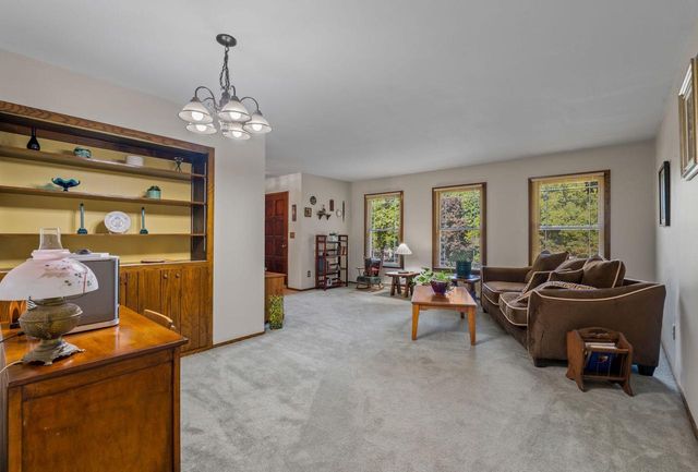 S27W30015 N Bethesda CIRCLE, Waukesha, WI 53188