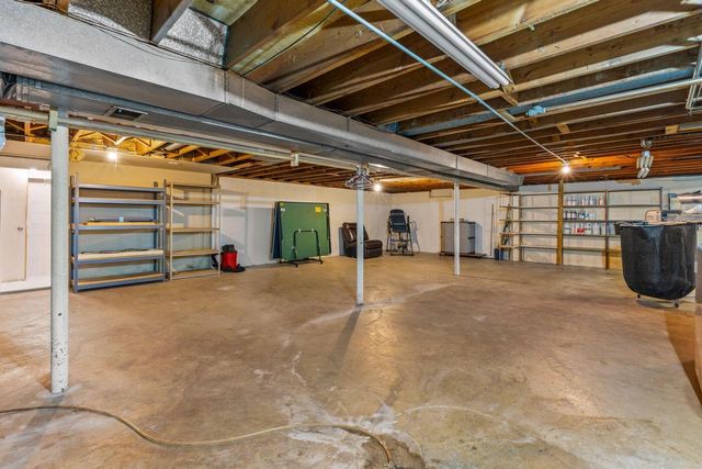 S27W30015 N Bethesda CIRCLE, Waukesha, WI 53188