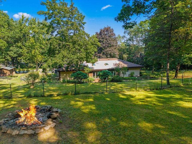 S27W30015 N Bethesda CIRCLE, Waukesha, WI 53188