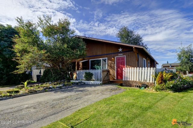 3949 Starburst Circle, Anchorage, AK 99517