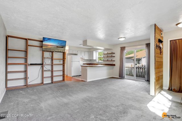 3949 Starburst Circle, Anchorage, AK 99517