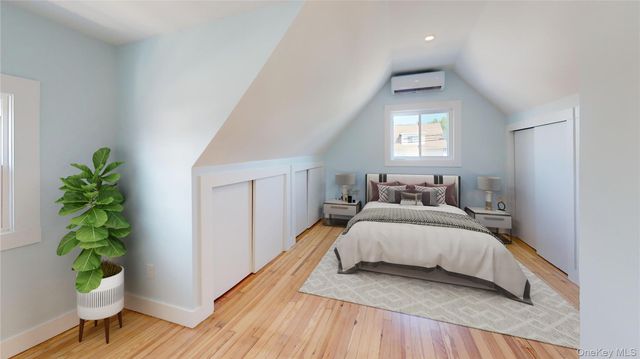 9 Franklin Street, East Rockaway, NY 11518