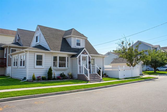 9 Franklin Street, East Rockaway, NY 11518