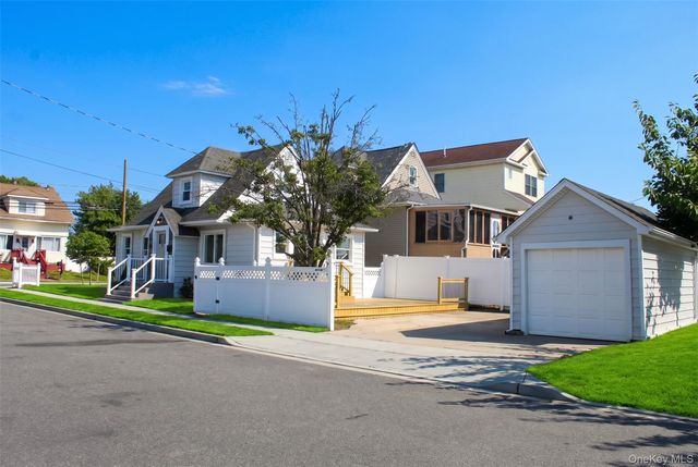 9 Franklin Street, East Rockaway, NY 11518